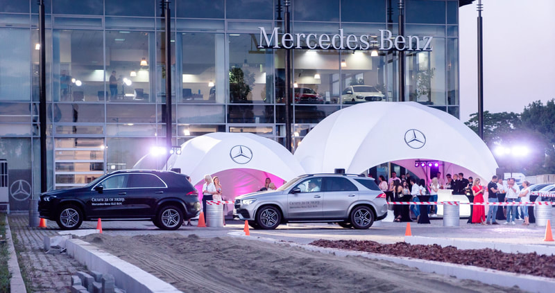Creative Structures brändätty palloteltta Mercedes Benz tapahtumateltta alumiiniprofiiliteltta.