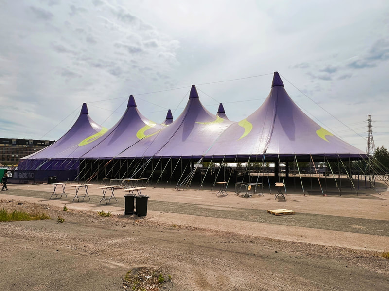 Tuskan festivaaliteltta Top tents, koko 40x70, väri violetti.